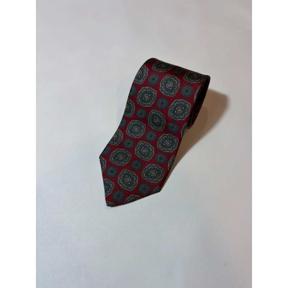 GANT Silk Medallion Tie Red Blue Medallion Pattern Classic Mens Necktie USA